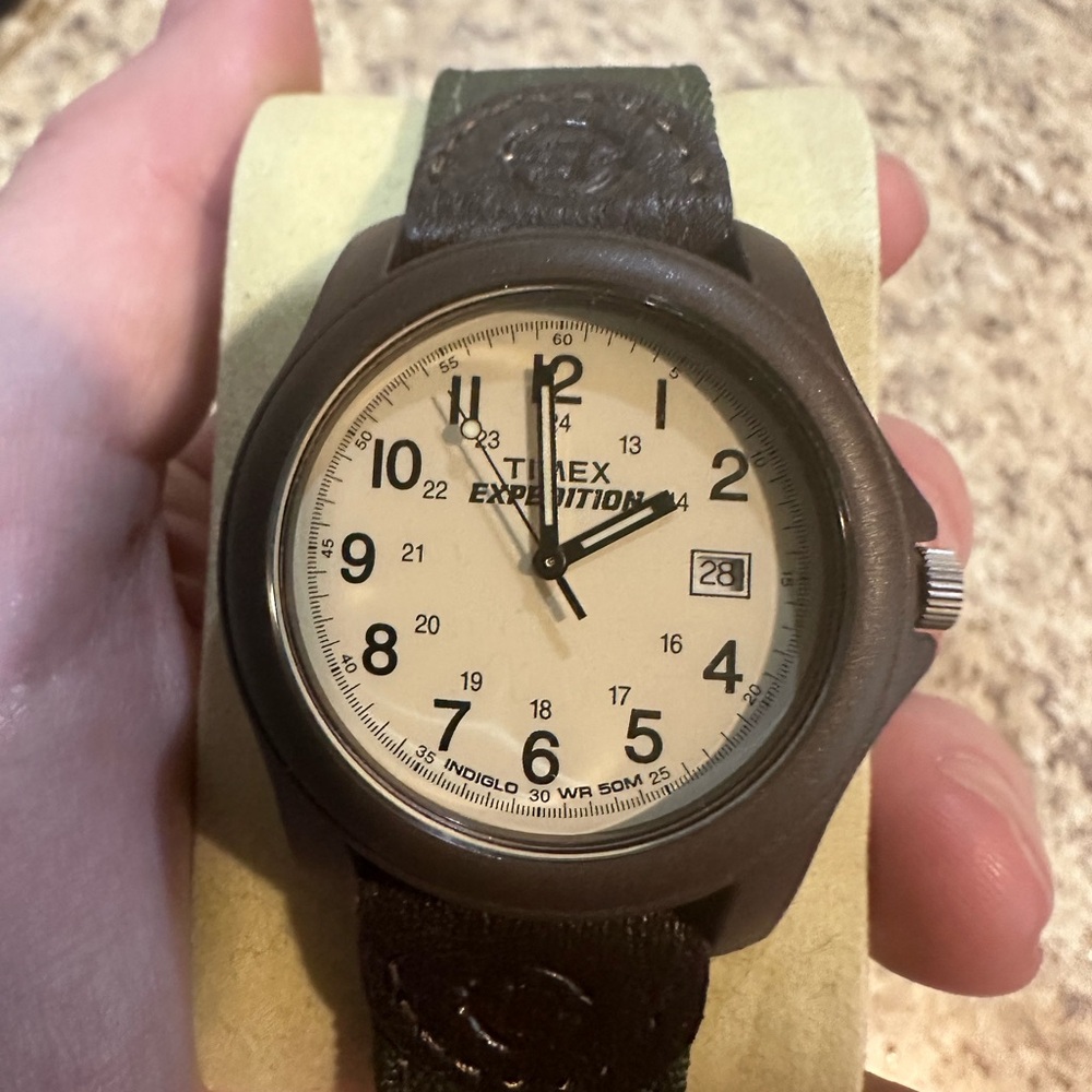 Timex Expedition Dark Brown Watch with Cream Dial and green & brown strap. NEW!